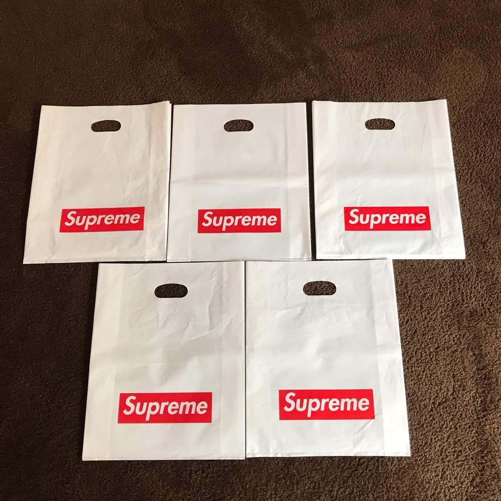 Bundle of 5 Supreme shopping bags